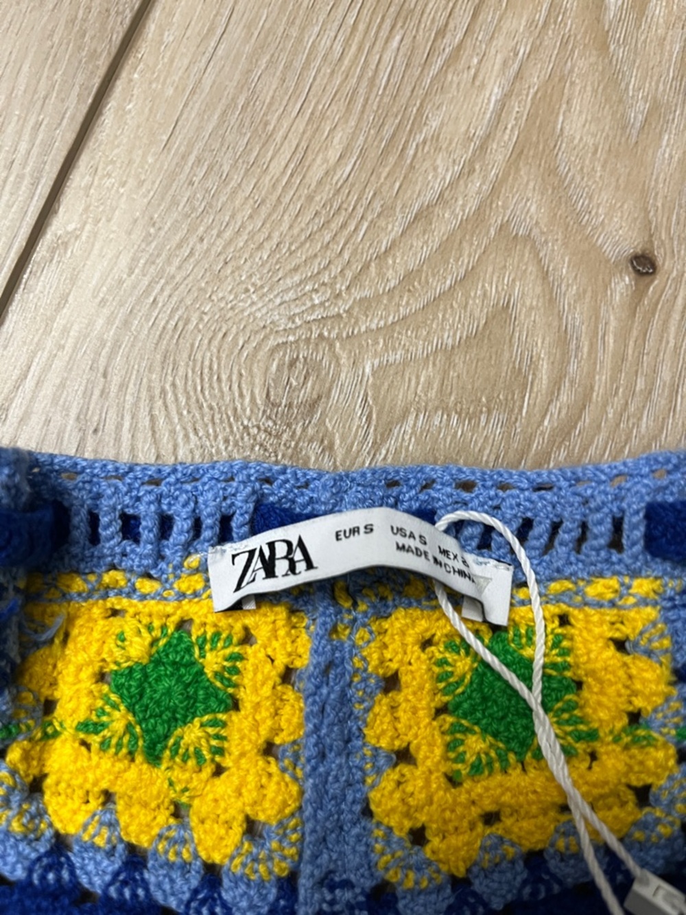 Zara High Waisted Crochet Shorts Blue Yellow Green Size Small NEW - Picture 4 of 9